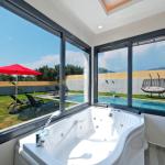Villa ova